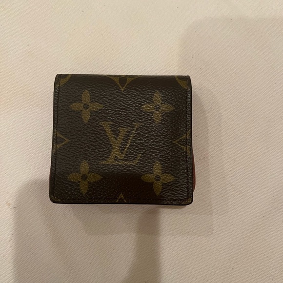 - Louis Vuitton Vintage Change Purse. Good Condition. - Picture 1 of 8